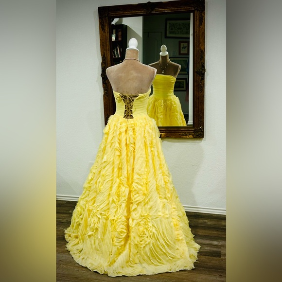 Macy’s TLC Say Yes Yellow Strapless Ball Gown Prom Pageant Dress Sz 9-10 - Picture 5 of 8